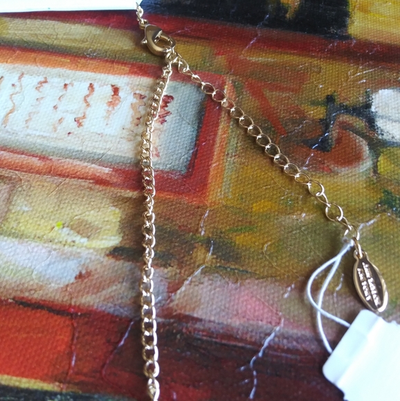 Ann Taylor Bee and Floral Gold Color Necklace - Picture 6 of 7